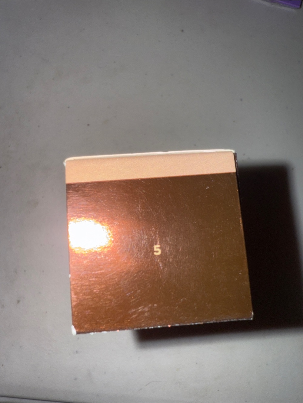 Hourglass Veil Hydrating Skin Tint - Shade 5 - Picture 2 of 2